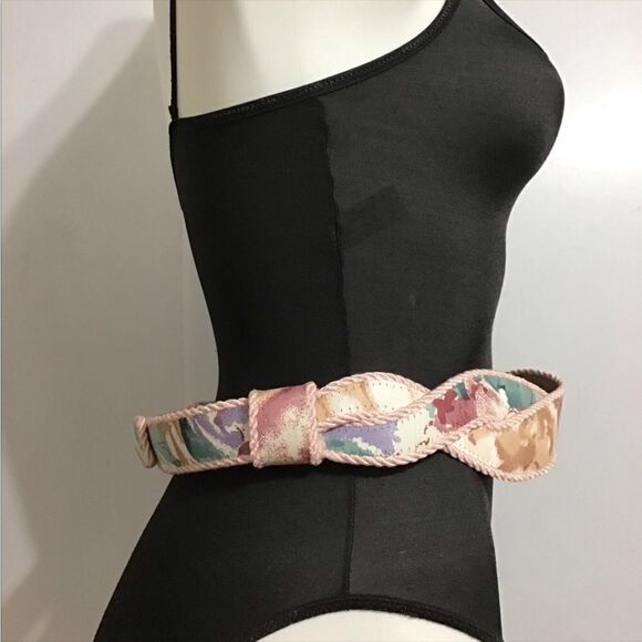 A. BROD Vintage Floral Statement Belt - Picture 4 of 11